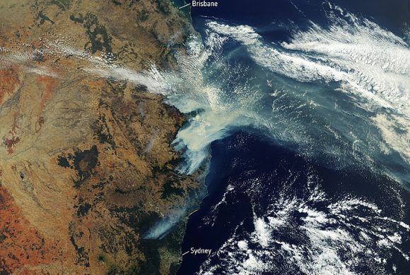720px-Satellite_image_of_bushfire_smoke_over_Eastern_Australia_(December_2019)