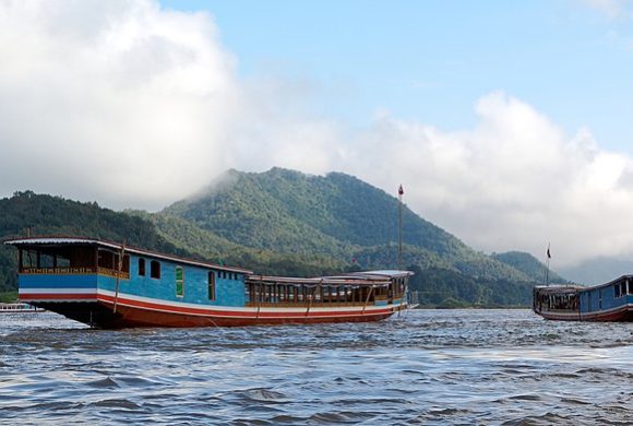 800px-20171112_Mekong_River_Luang_Prabang_1694_DxO